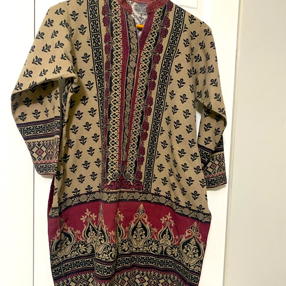 Dresses - Picture 2 of 2